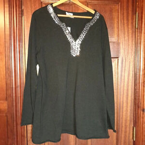 Hot In Hollywood Sweater NWT